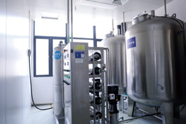 Air shower: original photograph supplied in the brochure